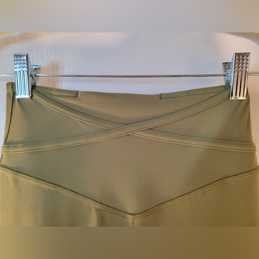 Lululemon•Nulu and Crisscross Mesh Stirrup Tight•Bronze Green•LIKE NEW•Sz 4 - Picture 9 of 16